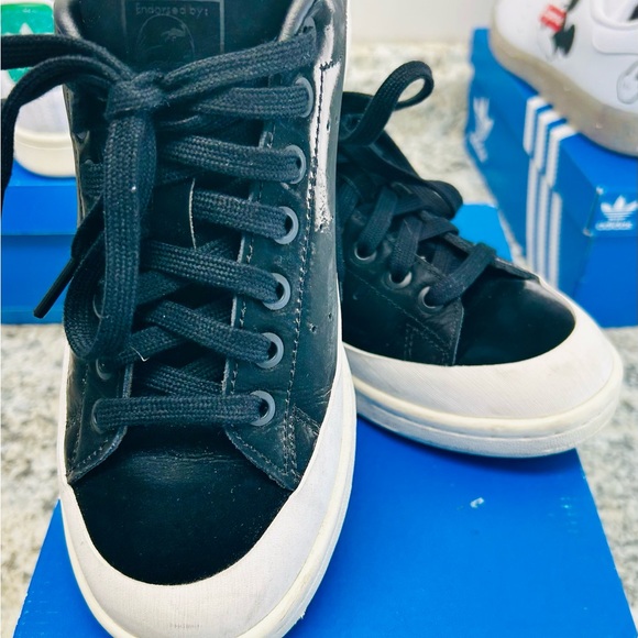 adidas Stan Smith Black and White Sneakers M5.5/W7 - Picture 3 of 5